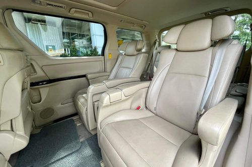 Used 2013 Toyota Alphard 3.5L AT