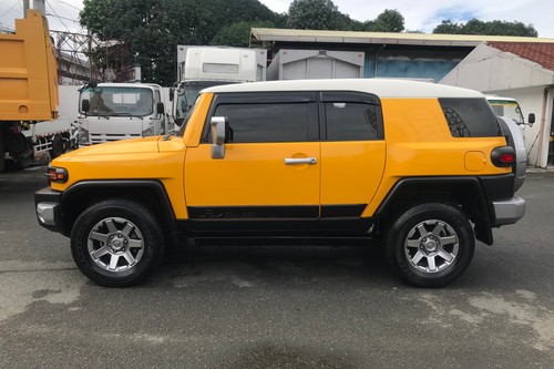 Old 2018 Toyota FJ Cruiser 4.0L V6