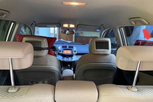 Second hand 2012 Toyota RAV 4 2.4L AT FWD 