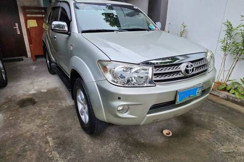 Second hand 2011 Toyota Fortuner 2.4 G Diesel 4x2 AT 