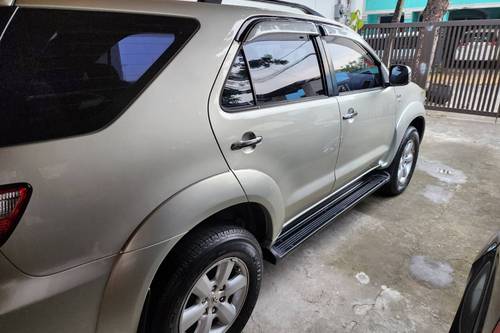 2nd Hand 2011 Toyota Fortuner 2.4 G Diesel 4x2 AT