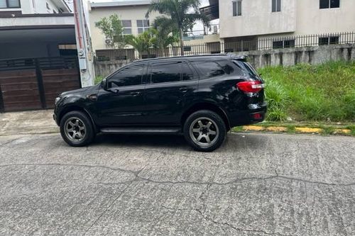 Old 2017 Ford Everest 2.0L Turbo Trend 4x2 AT