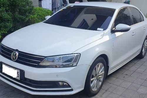 Old 2016 Volkswagen Jetta 1.6L AT