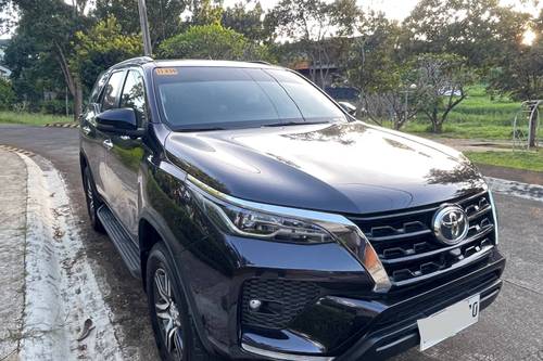 Second hand 2021 Toyota Fortuner 2.4 V Diesel 4x2 AT 