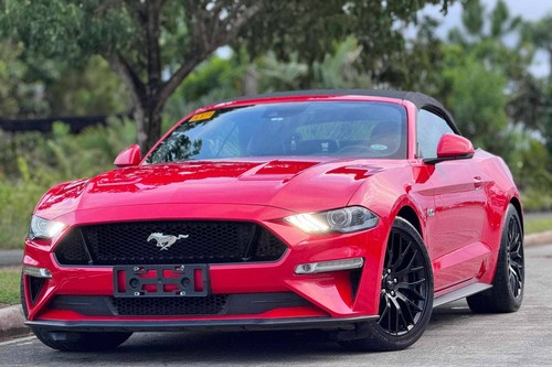 Second hand 2018 Ford Mustang 5.0L V8 GT Premium 