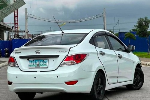 Second hand 2011 Hyundai Accent 1.4 GL 6AT 