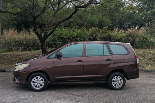 Second hand 2014 Toyota Innova 2.8 E Diesel AT 
