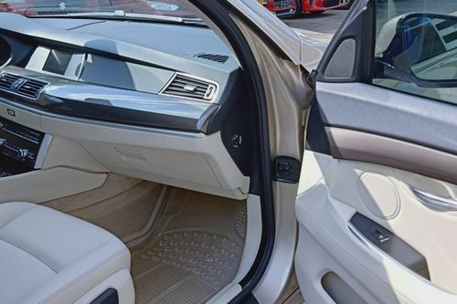 Used 2015 BMW 5 Series Gran Turismo 520d