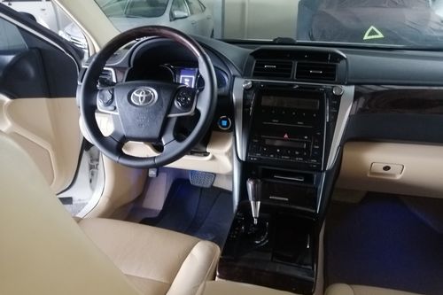 Second hand 2016 Toyota Camry 2.5 V 
