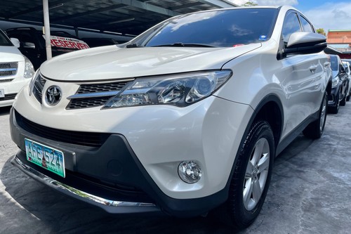Second hand 2014 Toyota RAV 4 2.5 Active+ 4x2 AT 