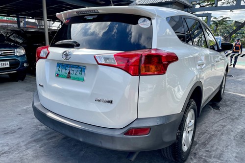 Second hand 2014 Toyota RAV 4 2.5 Active+ 4x2 AT 