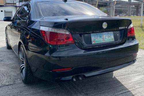 Old 2009 BMW 5 Series Sedan 520d