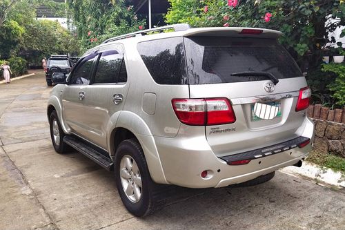 Second hand 2010 Toyota Fortuner 2.4 G Diesel 4x2 AT 