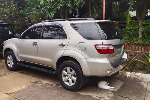Used 2010 Toyota Fortuner 2.4 G Diesel 4x2 AT