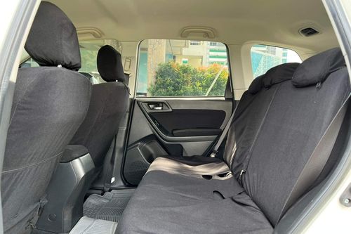 Old 2013 Subaru Forester 2.0i-L