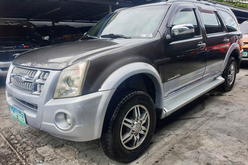 Second hand 2010 Isuzu Alterra 3.0 AT RWD 