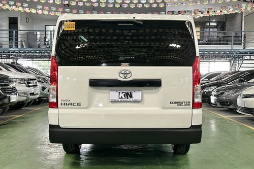 Second hand 2020 Toyota Hiace Commuter Deluxe 