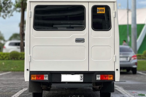 Second hand 2019 Mitsubishi L300 2.5L FB Exceed MT 