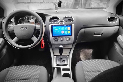 Old 2010 Ford Focus Hatchback 1.8L Trend AT