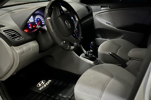 Old 2014 Hyundai Accent 1.4 GL 6AT w/Airbag