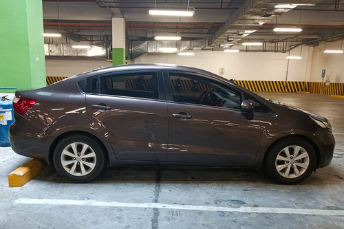 Old 2015 Kia Rio Hatchback 1.4L EX MT