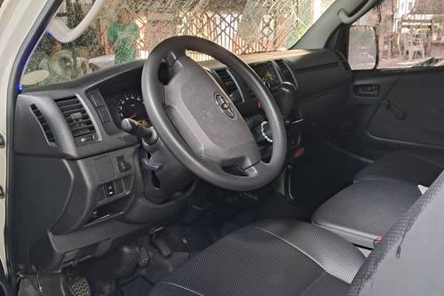 2nd Hand 2021 Toyota Hiace 3.0L Commuter MT