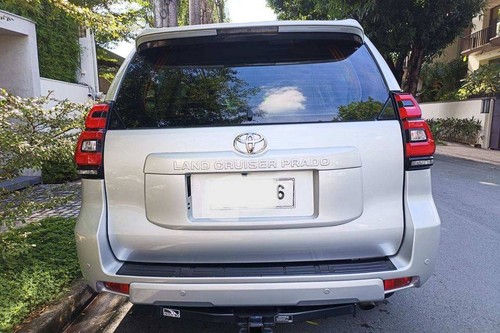 Second hand 2010 Toyota Land Cruiser Prado 3.0L Diesel AT 