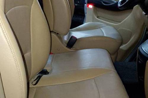 2nd Hand 2016 Hyundai Grand Starex 2.5 CRDi GLS 5AT (Dsl-Swivel)