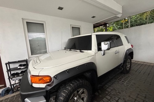 Old 2015 Toyota FJ Cruiser 4.0L V6