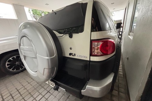 Second hand 2015 Toyota FJ Cruiser 4.0L V6 