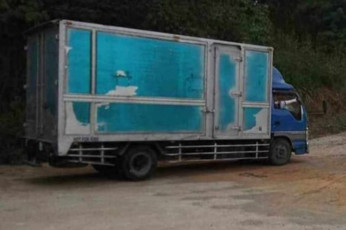 Second hand 2018 Isuzu QKR77 Tilt 3.0L Aluminum Van 