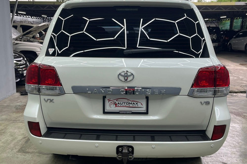 Old 2011 Toyota Land Cruiser 200 4.5L VX AT