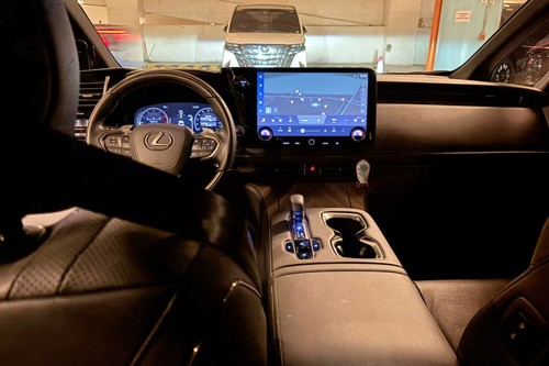 Used 2025 Lexus LM 350h 7-Seater