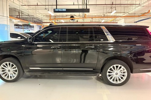 Second hand 2023 Cadillac Escalade ESV Platinum 