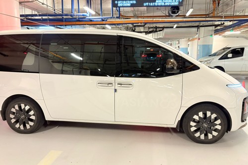 Used 2025 Hyundai Staria 2.2 CRDi Premium+ 8AT AWD 7-seater