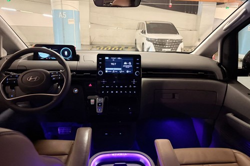 Used 2025 Hyundai Staria 2.2 CRDi Premium+ 8AT AWD 7-seater