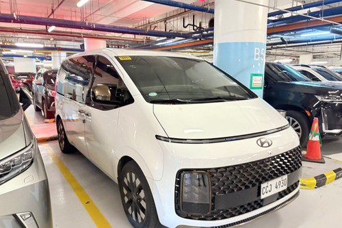 Second hand 2025 Hyundai Staria 2.2 CRDi Premium+ 8AT AWD 7-seater 