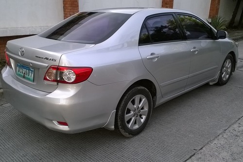 Second hand 2013 Toyota Corolla Altis 1.6 E MT 