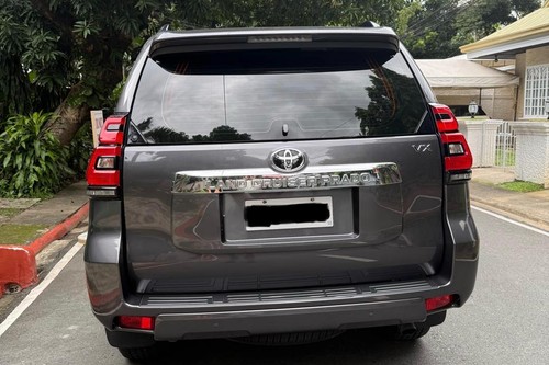 Second hand 2018 Toyota Land Cruiser Prado 4.0L VX AT 