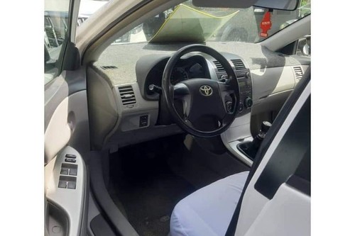 Old 2011 Toyota Corolla Altis 1.6 E MT