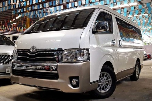 Second hand 2016 Toyota Hiace 2.5 L Super Grandia AT 