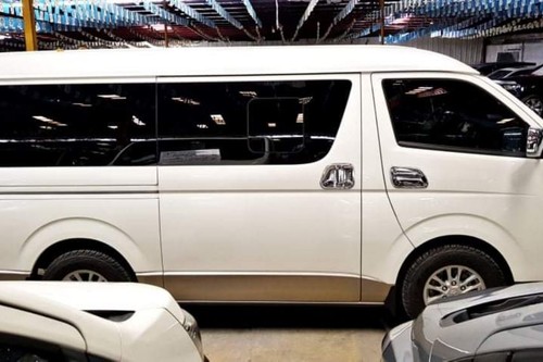 Used 2016 Toyota Hiace 2.5 L Super Grandia AT