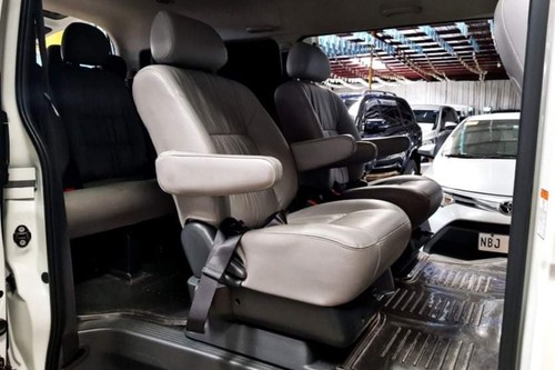 Used 2016 Toyota Hiace 2.5 L Super Grandia AT