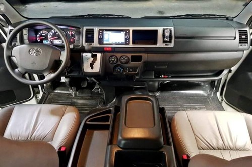 Used 2016 Toyota Hiace 2.5 L Super Grandia AT