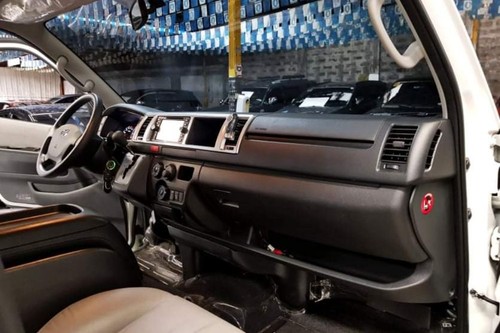 Used 2016 Toyota Hiace 2.5 L Super Grandia AT