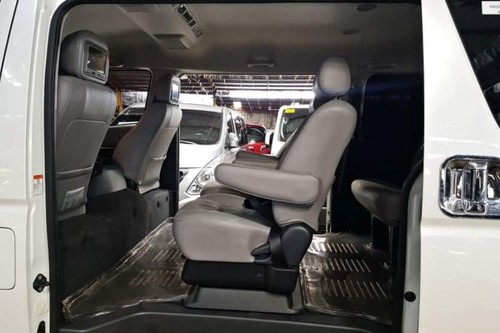 Used 2016 Toyota Hiace 2.5 L Super Grandia AT