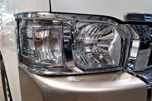 Used 2016 Toyota Hiace 2.5 L Super Grandia AT