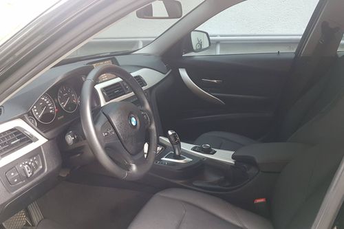 Old 2014 BMW 3 Series 318d