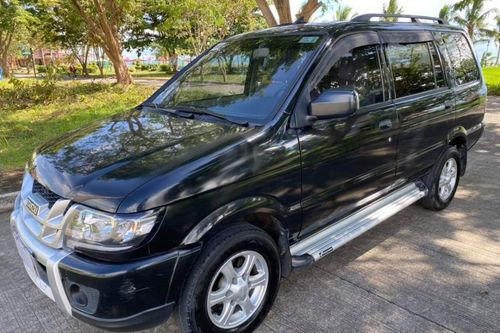 Second hand 2015 Isuzu Crosswind XT  MT 