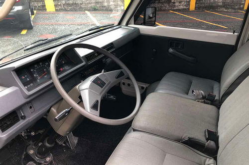 Used 2013 Mitsubishi L300 2.5L FB Exceed MT